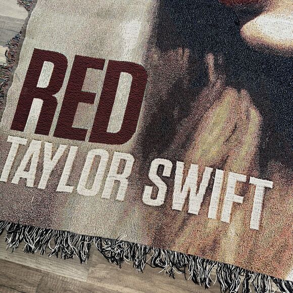 Taylor Swift RED Album Cover Tapestry Throw 2012 50x60 - Picture 2 of 4